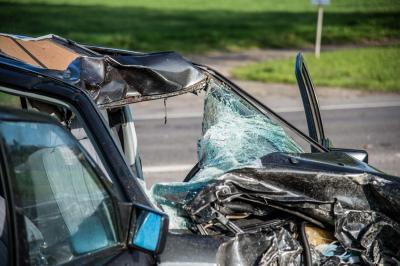 Hochdorf: Pkw kollidiert mit Motorrad - Motorradfahrer verstirbt vor Ort - Rettungshubschrauber im Einsatz